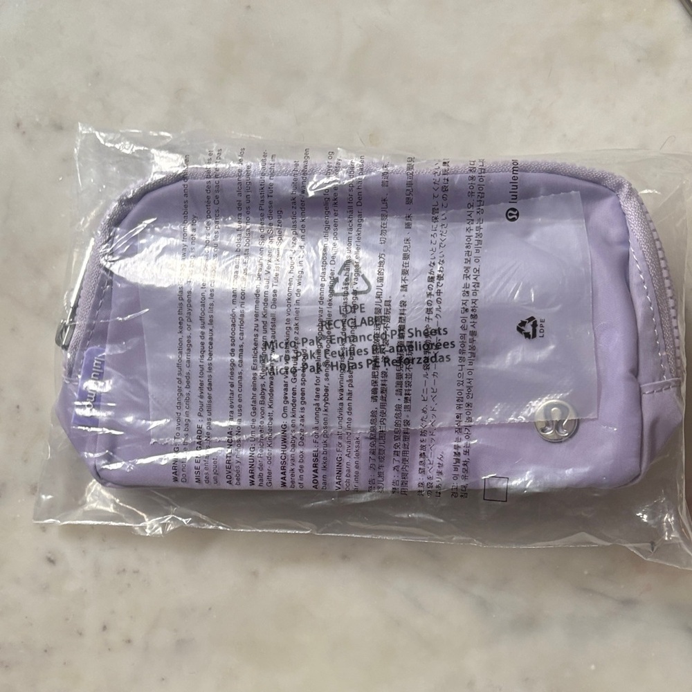 NWT Lululemon Everywhere Belt Bag - light purple